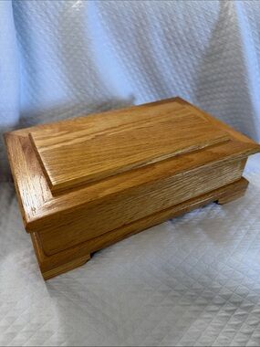 Handcrafted Solid Oak Wood Valet Box/Jewelry Box by Norman R. Conway 10x6.25 in